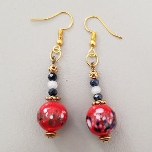 Pretty vintage looking earrings.